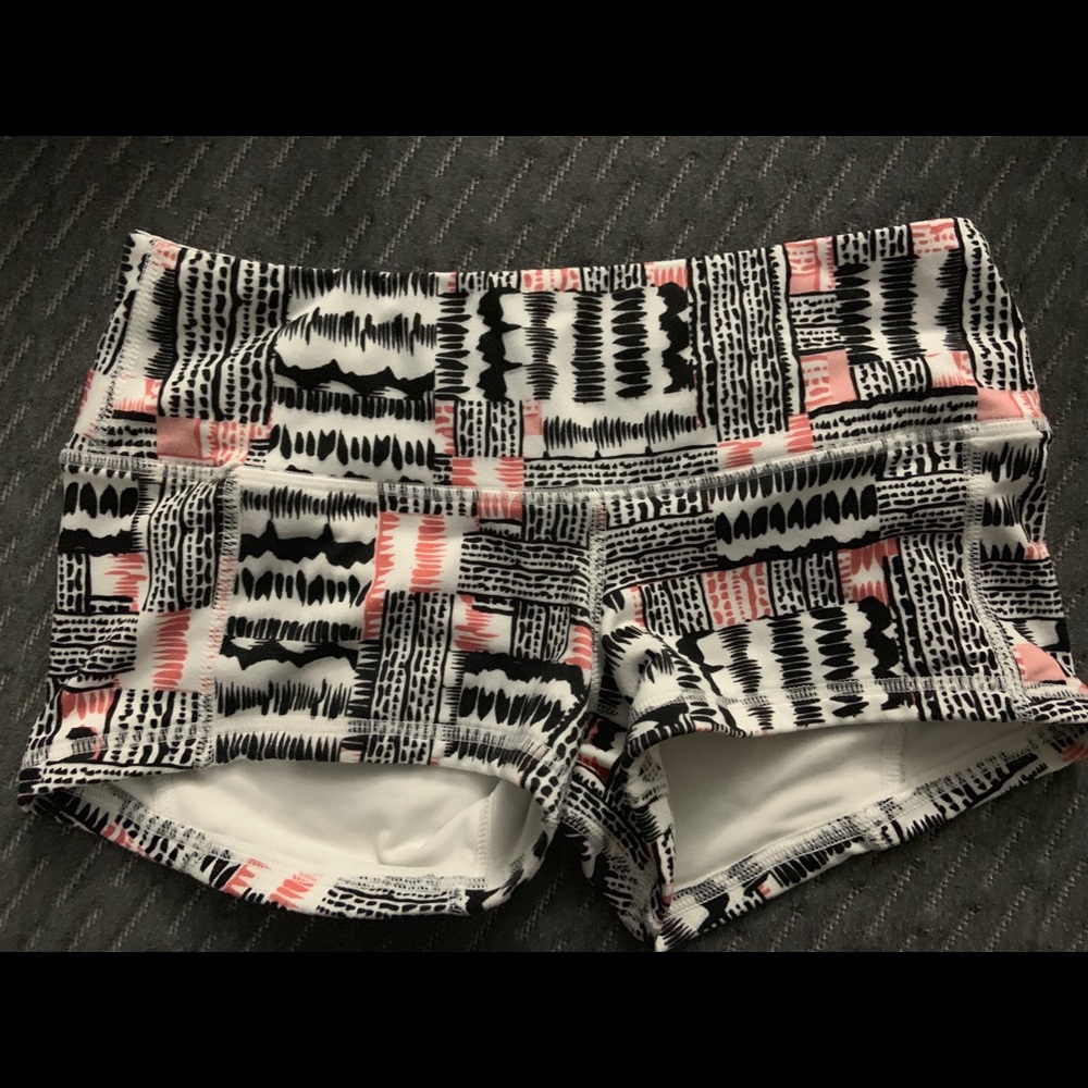 FLEO Shorts black/pink/white